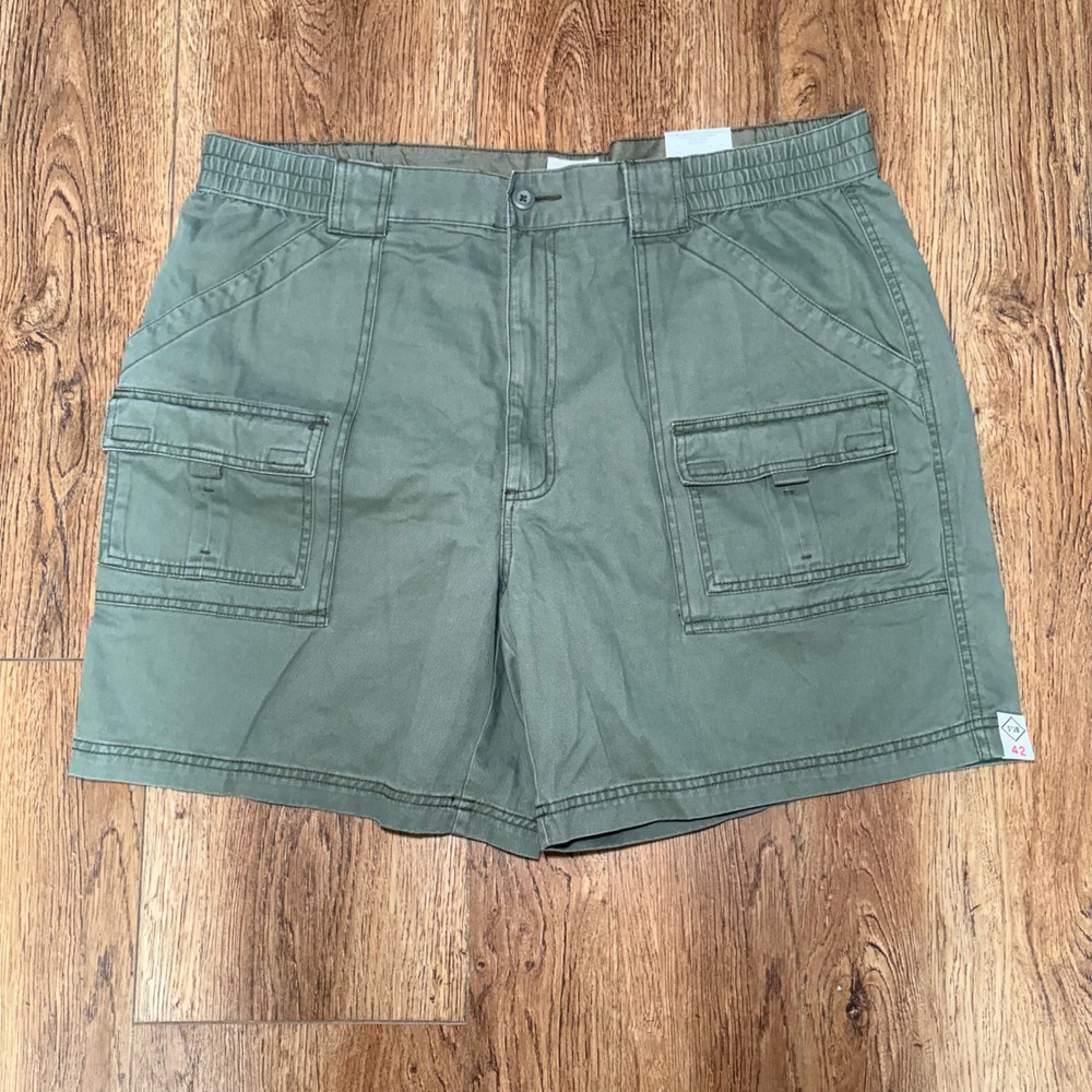 New St Johns Bay Mens 42 Green Hiking Shorts 7" Inseam 100% Cotton Cargo Utility
